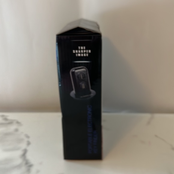 NEW- The Sharper Image portable key finder - Picture 3 of 12